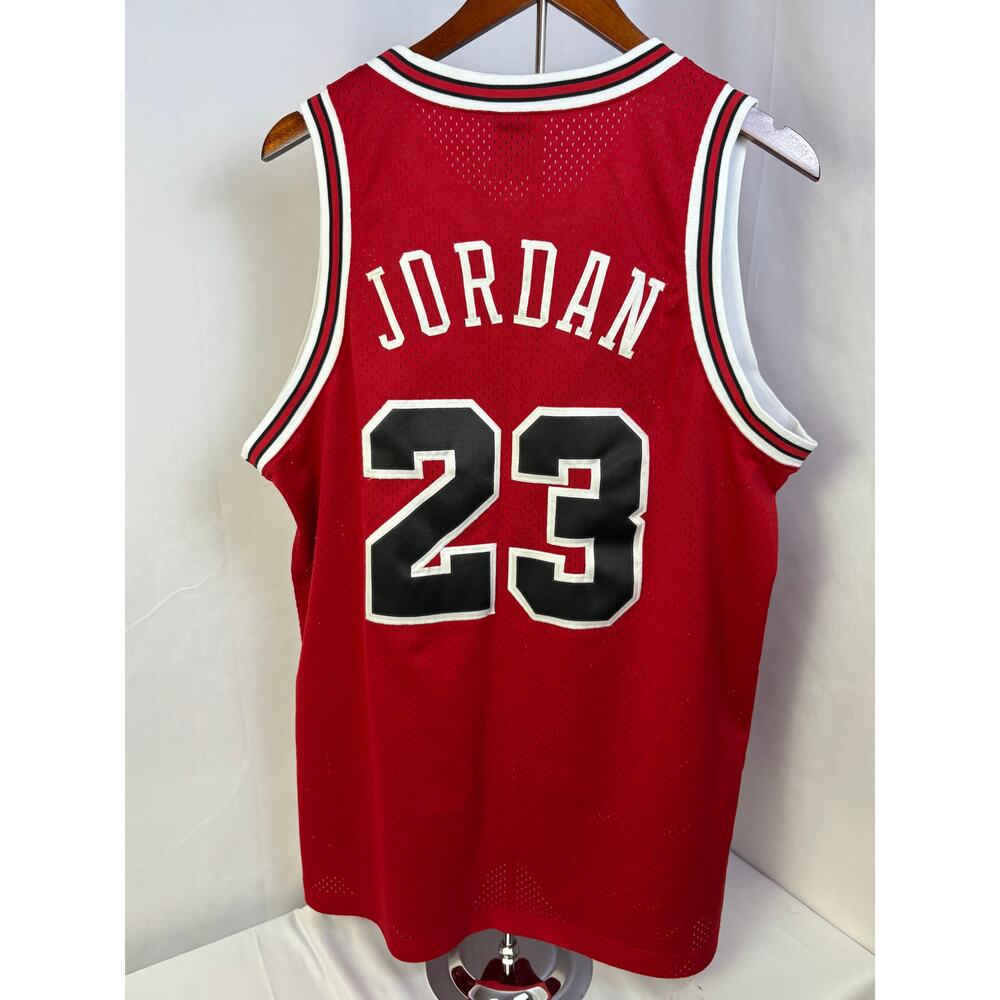 Nike Chicago Bulls Michael Jordan #23 Retro Jersey Size L - Picture 4 of 12